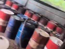 Puluhan Wadah Diduga Berisi Bio Solar Ditemukan di Kapuas Hulu, Menunggu Klarifikasi